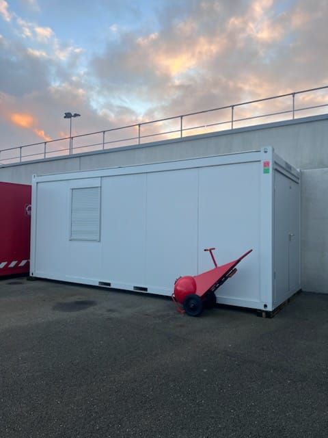 Bungalow monobloc ou juxtaposable standard - dimensions 6050x2450x2730mm - structure galvanisée avec isolation et équipements électriques_4