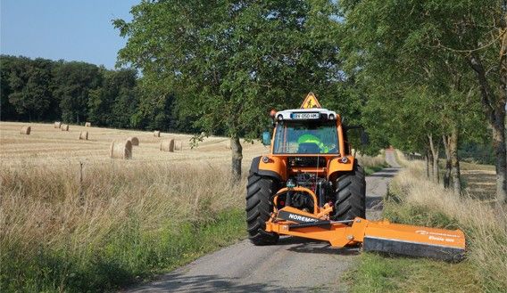 Broyeur arrière Elenia avec largeur de coupe de 1,11 à 1,83 m