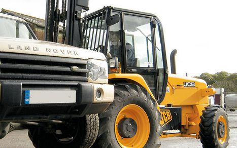 930 - Chariot élévateur tout terrain JCB - 3 000 kg - Moteur EcoMAX 55 kW - Mâts 3,6 à 5,5 m_3