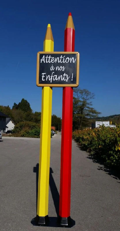 Totem ecole 2 crayons et ardoise_3