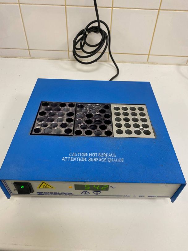 Bloc de chauffage d'échantillons d'occasion pour laboratoire - Bioblock Scientific 2002-1BIOBCE - Réf. P2212-2054_3