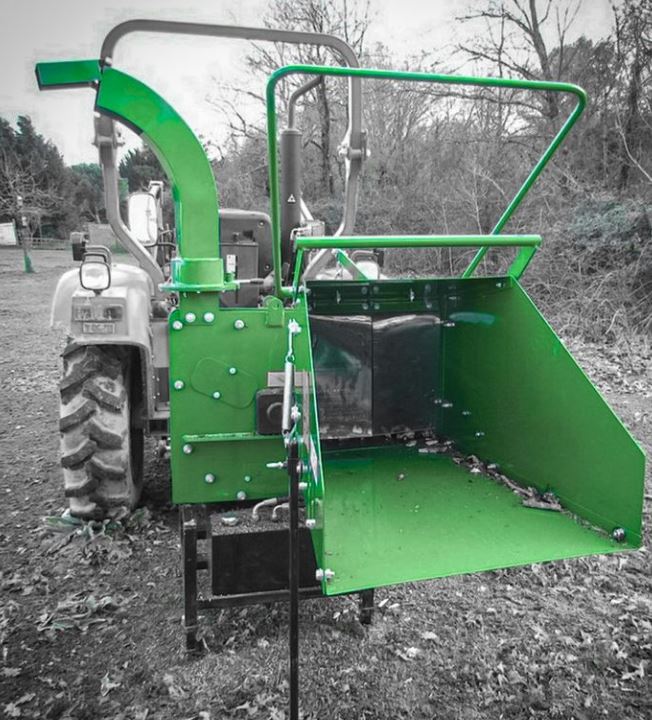 Broyeur autonome avec trémie d'entrée large et rouleaux ameneurs