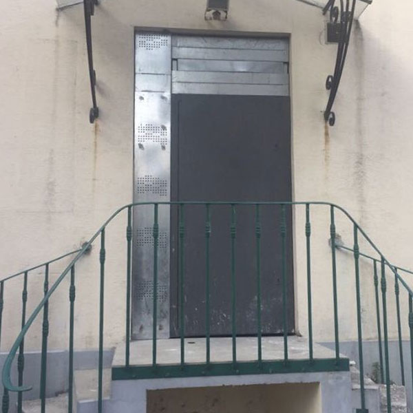 Porte anti-squat blindée à la pointe de la technologie et équipées de serrure avec des clefs uniques, conçue pour assurer une sécurité maximale (maison ou appartement, bureaux ou commerces)_3