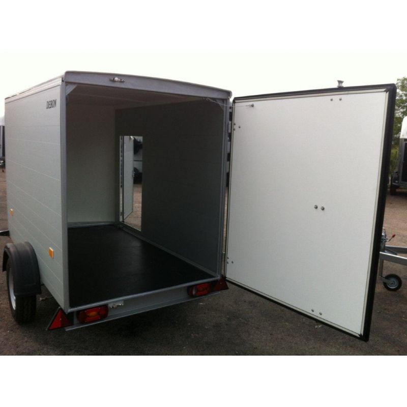 Remorque C255 avec porte crémone et poignée de manœuvre