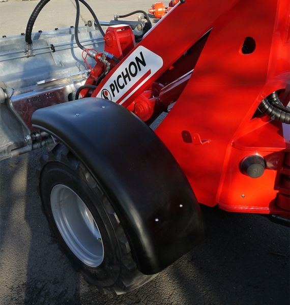 Engin agricole compact et puissant pour usage intensif