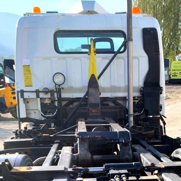 Mitsubishi Fuso Camion ampliroll 6,5T_3