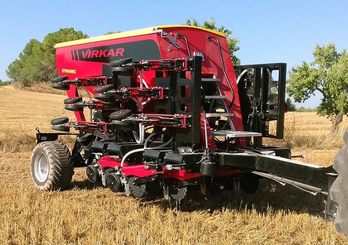 Dynamic dc - semoir agricole - virkar group - capacité de trémie 5 300 l_3