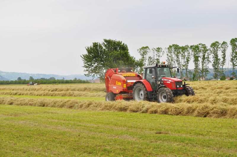 Presse Supertino pour balles faciles à dérouler et stockage optimisé