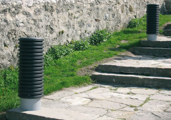 CR110 / CR115 - Poubelle publique - MMCité 1 a.S. - Socle en béton, corps en plastique, 35L, fixation au trottoir/sol_3