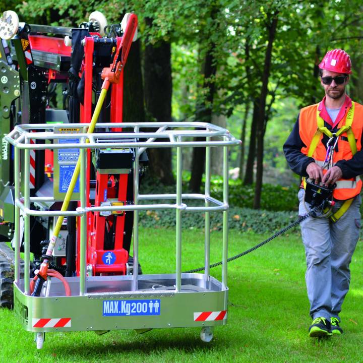 Nacelle araignée sur chenille - Spider 18.95 - Hauteur de travail 17,60 m et portée latérale 9,6 m_3