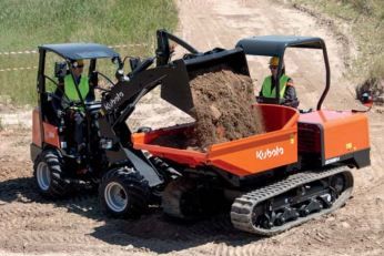 Mini-dumper avec angle de bascule arrière de 27° pour franchissement d’obstacles