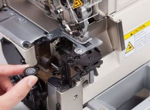 D321-241 m24 - surjeteuse industrielle - d.M.C. Teraï - très haute vitesse_3