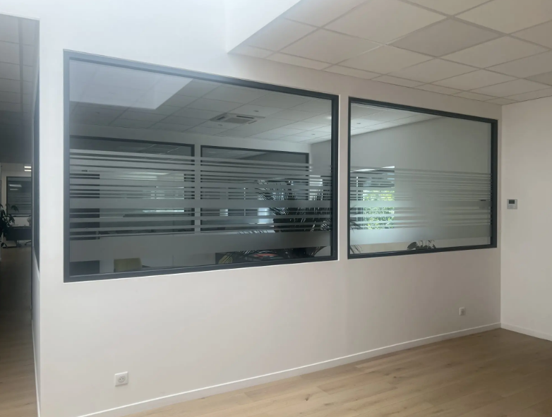 Vinyle dépoli personnalisable - Impression numérique ou découpé à la forme -Art & Com_3