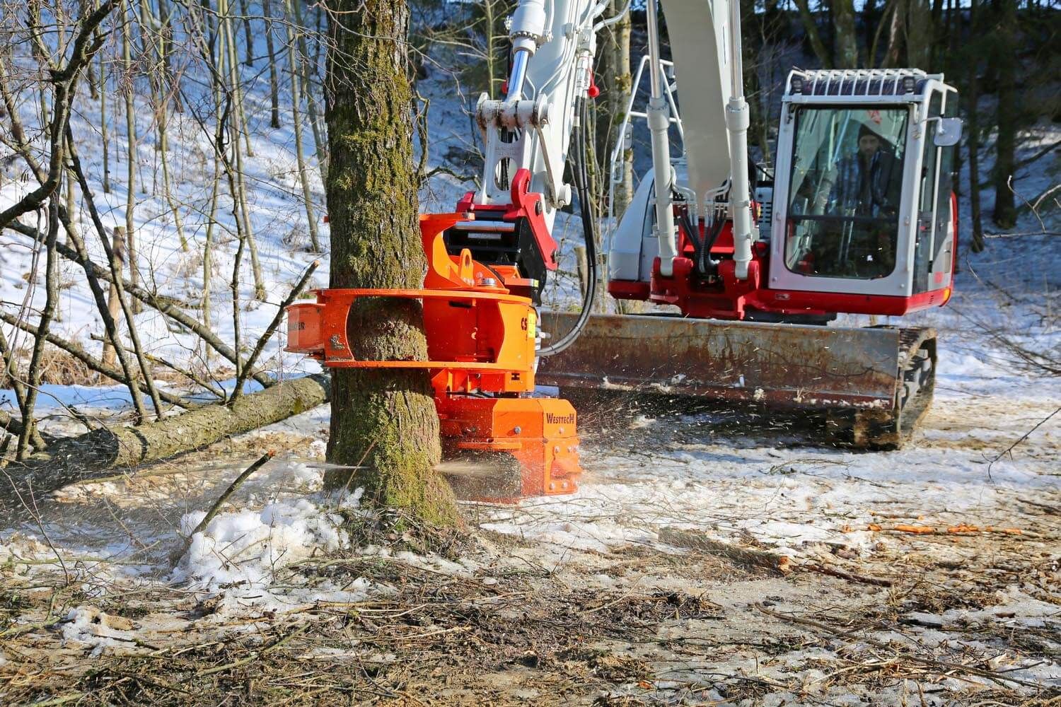 Grappin forestier conçu pour montage sur pelle hydraulique