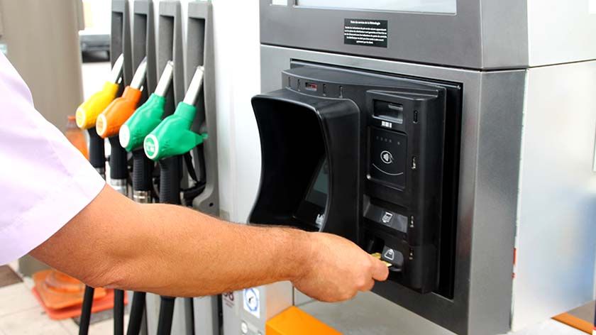 Équipement de paiement avec maintenance simplifiée pour stations-service