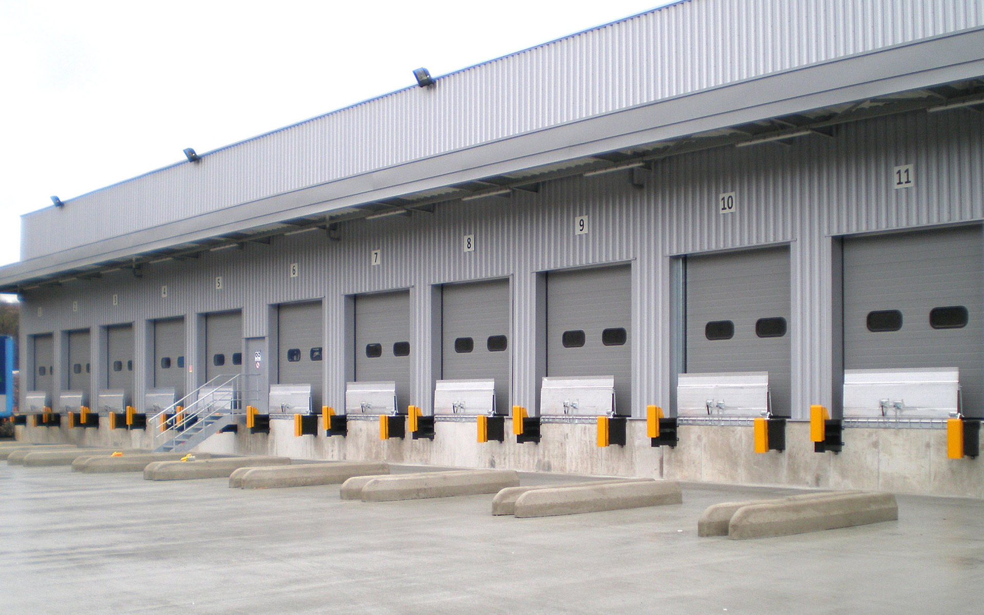 Guide-roues en acier pour quais de chargement - tubes scellés ou vissés_3