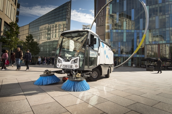 Balayeuse compacte Johnston C201 - 4 roues directrices, faible impact environnemental et hautes performances_3