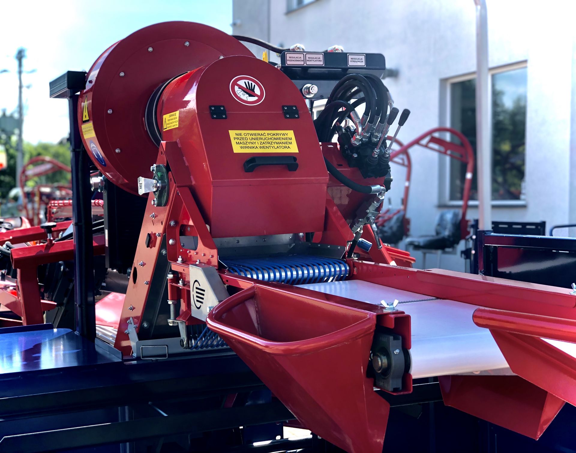 Récolteuse de camerises JAREK 5H - Jagoda JPS Agromachines, tête réglable 920 & précision 95%_3