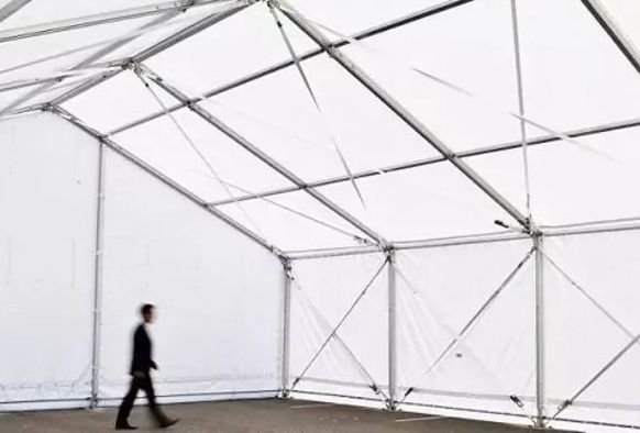 Abri ou tente industrielle tout terrain, légère et grutable - 8.5, 10.5 et 12.5 m de portée libre - Mobicover_3