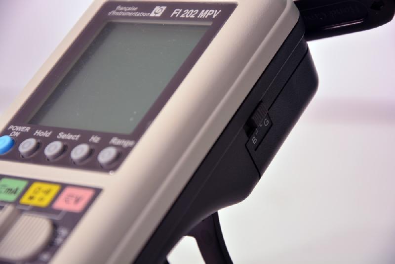 FI202MPV - Multimètre numérique portable RMS 6 000 points avec dynamo et mode intuitif_3