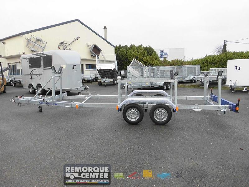 Porte voilier à gruter GALAXY - G1602V / GD12V - PTAC : 2400Kg - 2 essieux Sun Way - Référence G1260V / GS16V_3