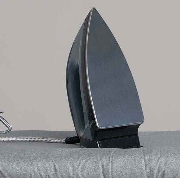 Station de repassage ASIA SEC - table compacte, fer à semelle inox, fonction antivol et arrêt automatique_3