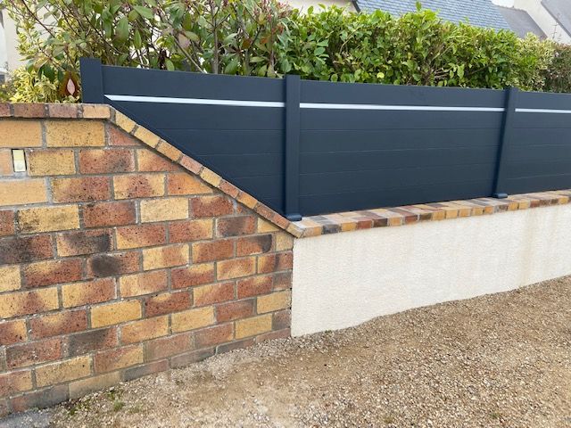 Clôture en aluminium Myclôture - Lames 125 mm ajustables - Hauteur 640 à 2350 mm - SKU: N/A_3