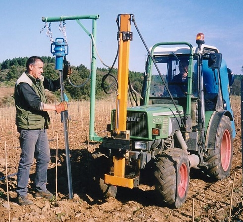 Enfonce pieu pour vignoble, conçu pour enfoncer des piquets en bois et métal - ARIES 26 VITICOLE_3