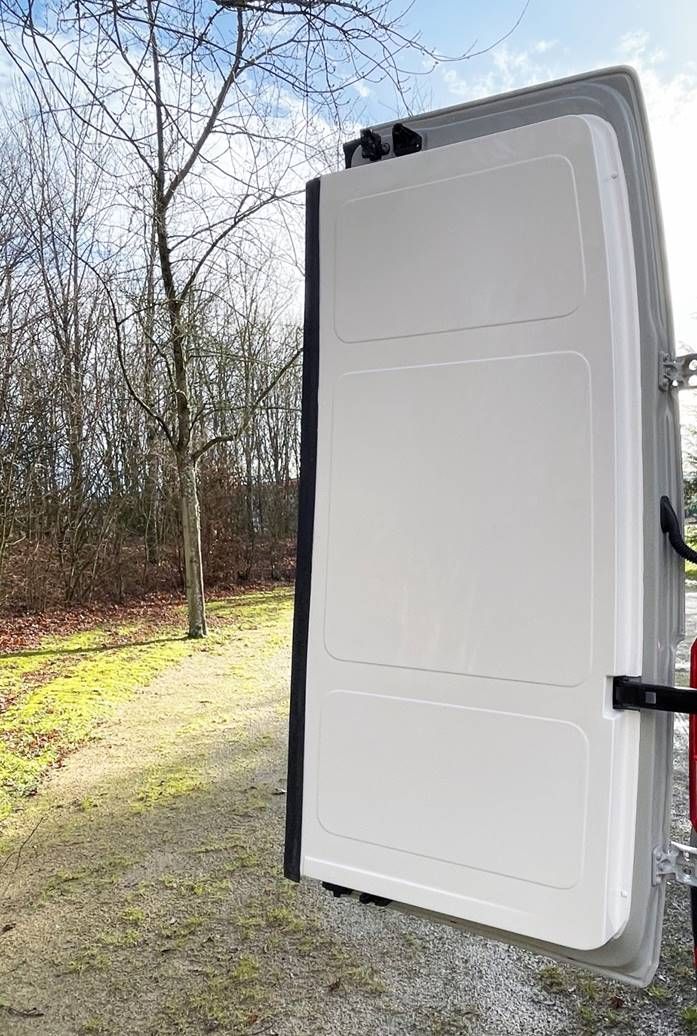 Véhicule frigorifique Cellule intégrée IsoCity –  Volkswagen Crafter - Froid positif ou négatif_3