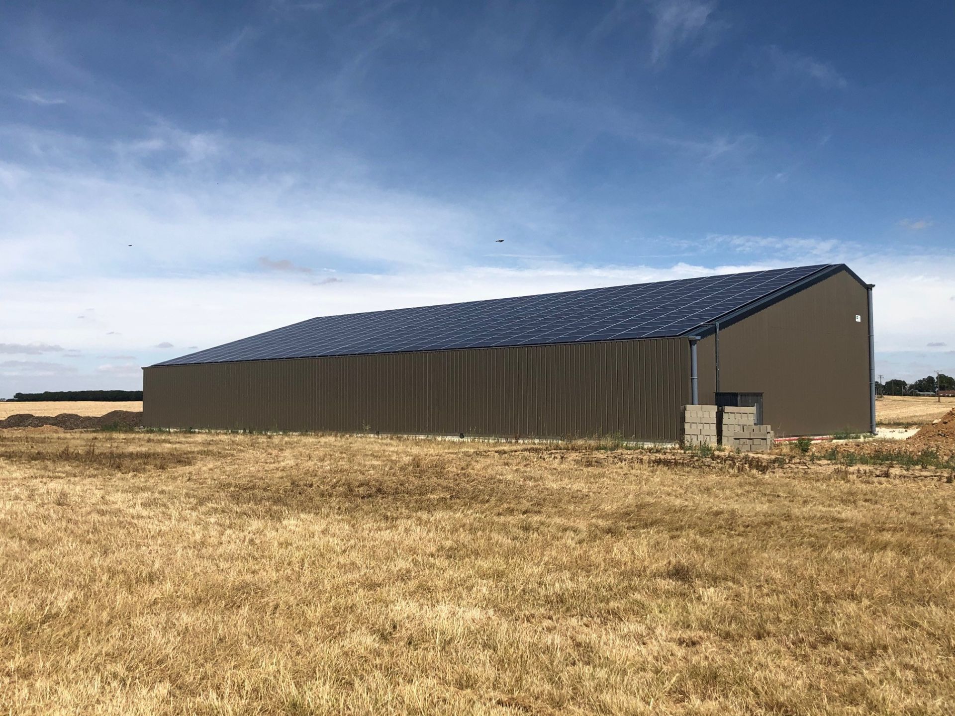 Hangar agricole en photovoltaïque pour fourrage et matériel