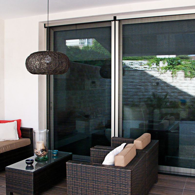 Protection contre les insectes avec moustiquaire plissée