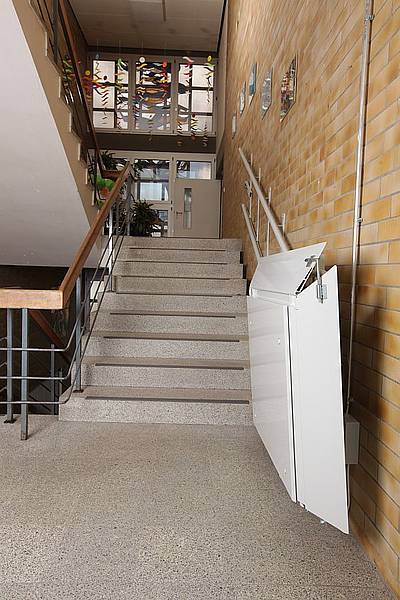 Plateforme élévatrice inclinée pour escalier droit - lehner  delta_3