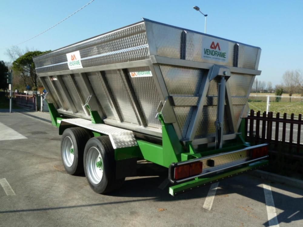 Équipement agricole Vendrame pour transport de récoltes