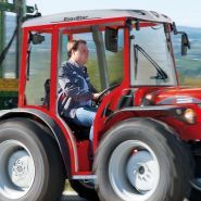 Tracteur Antonio Carraro TRX conçu pour les espaces réduits et les terrains difficiles
