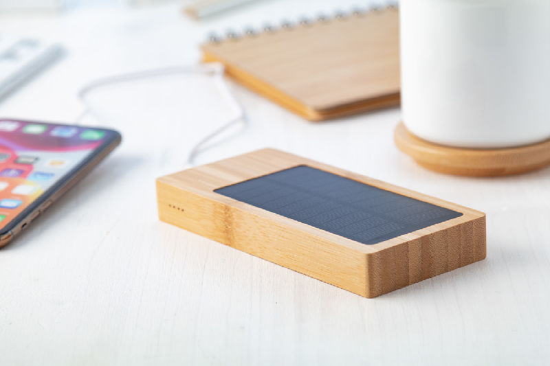 Power bank en bambou - 8000 mAh avec chargeur solaire intégré et ports USB-C/micro USB_3