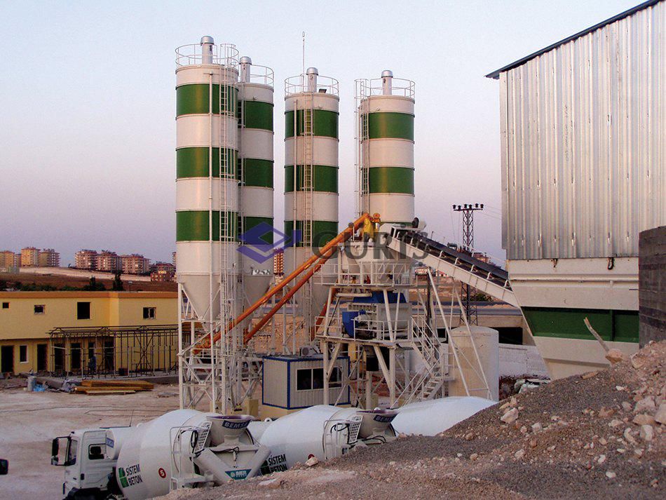 Centrale à béton avec silo de ciment d'une capacité de 100-200 tonnes