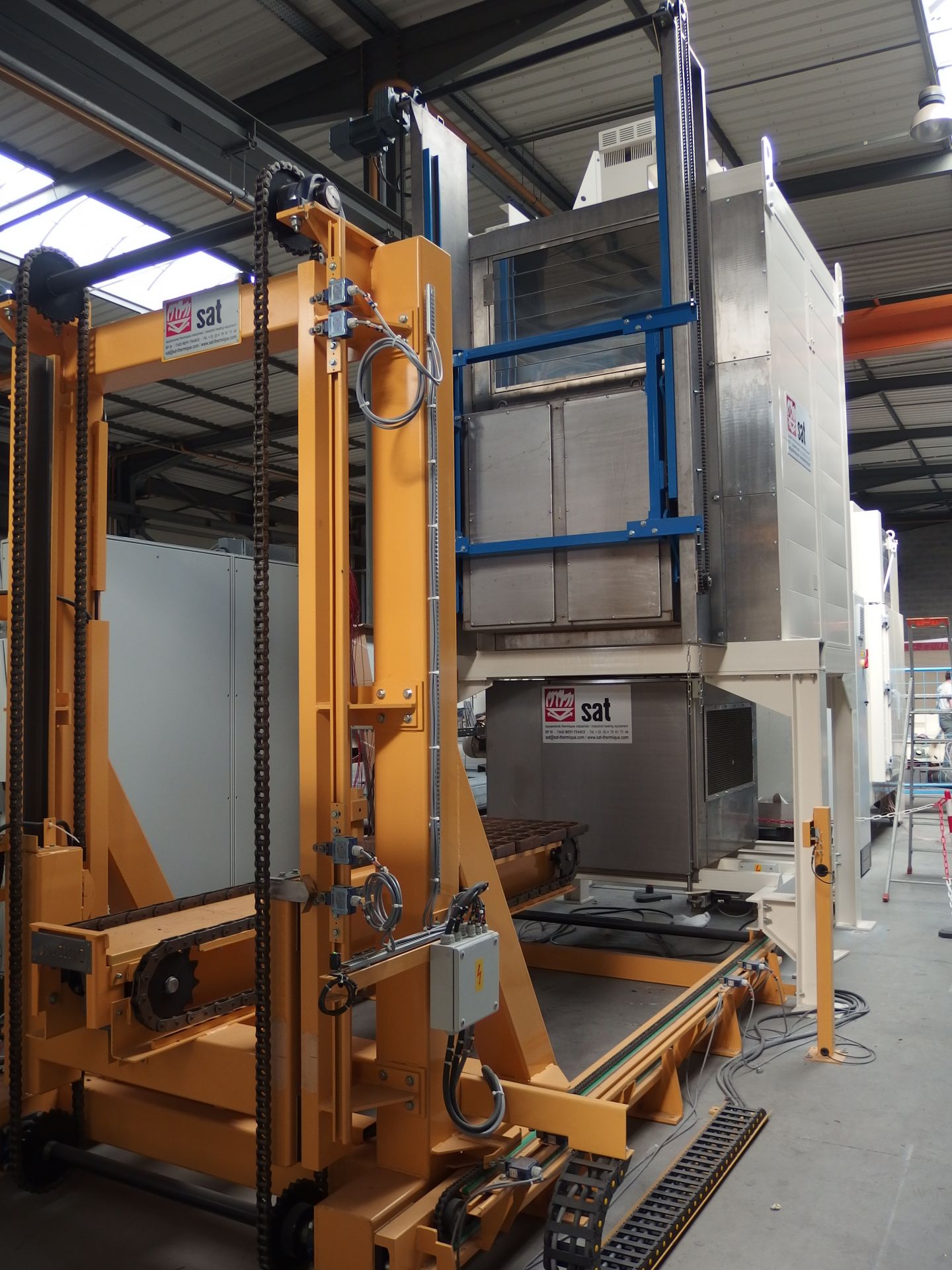 Four de revenu pour le traitement thermique aluminium_3