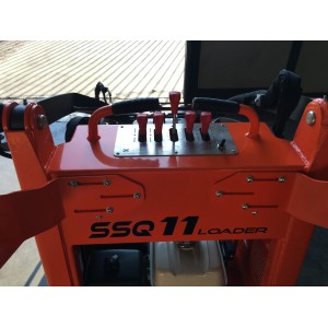 Mini-chargeuse ssq11_3