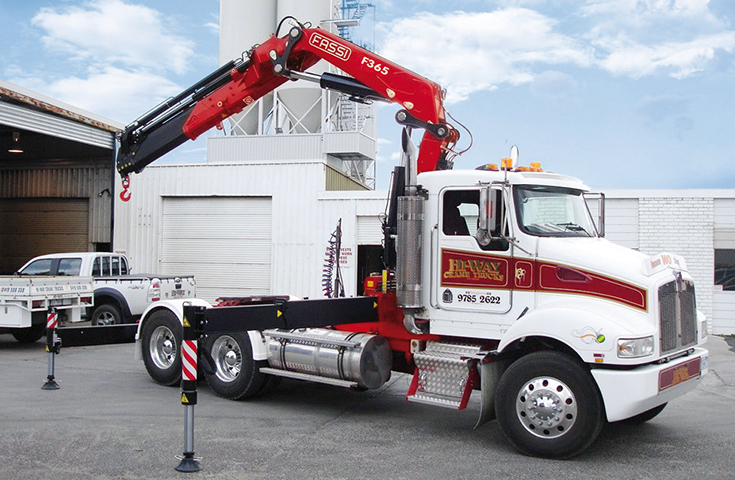 Grue auxiliaire Fassi F365A e-dynamic - Capacité de levage jusqu’à 34,1 tm - Bras hydraulique jusqu’à 26,70 m avec jib - Version dynamic avec bielle et rotation jusqu’à 400°_3