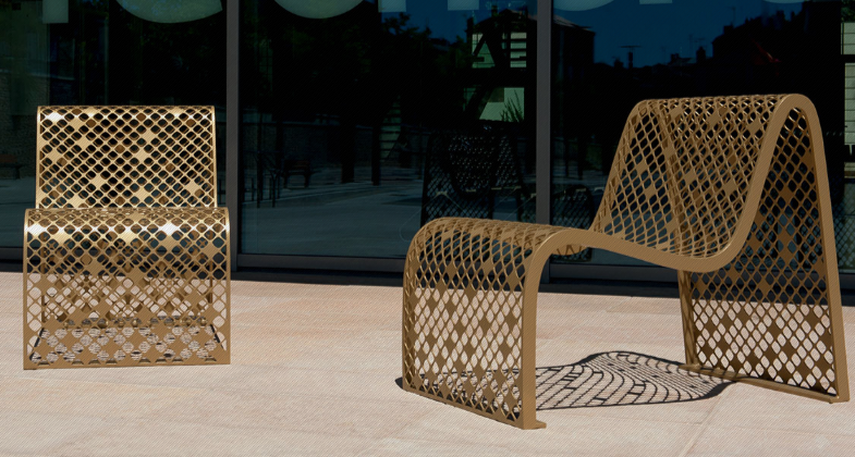 Banc public robuste en acier avec motif perforé Elinium