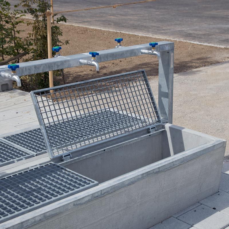 Installation de nettoyage des chaussures sur sol - Lave-chaussures robuste en béton armé avec 4 à 16 stations_3