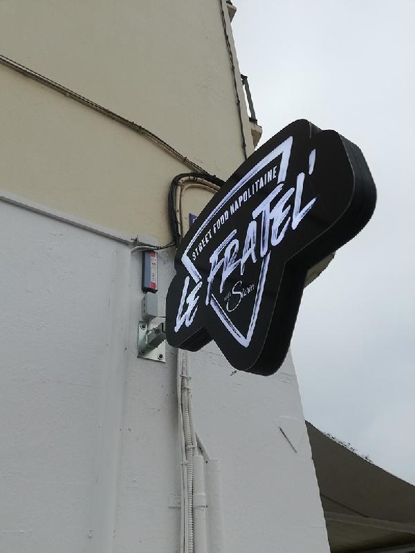 Enseigne drapeau à la forme option lumineux à LED - Sans LED_3