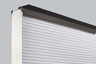 Porte sectionnelle industrielle SW 80 - panneaux en acier double paroi 80 mm - isolation thermique exceptionnelle_3