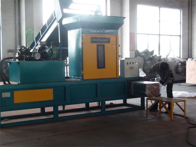 Presse à balles horizontale d'ensachage robuste Sinobaler - idéale pour matériaux en vrac avec PLC intégré_3