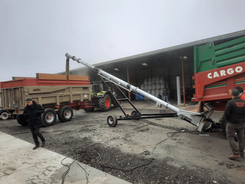 Vis à grains sur chariot à entrainement électrique à double spire Ø 160 mm - Trémie 2,50 m de largeur_3