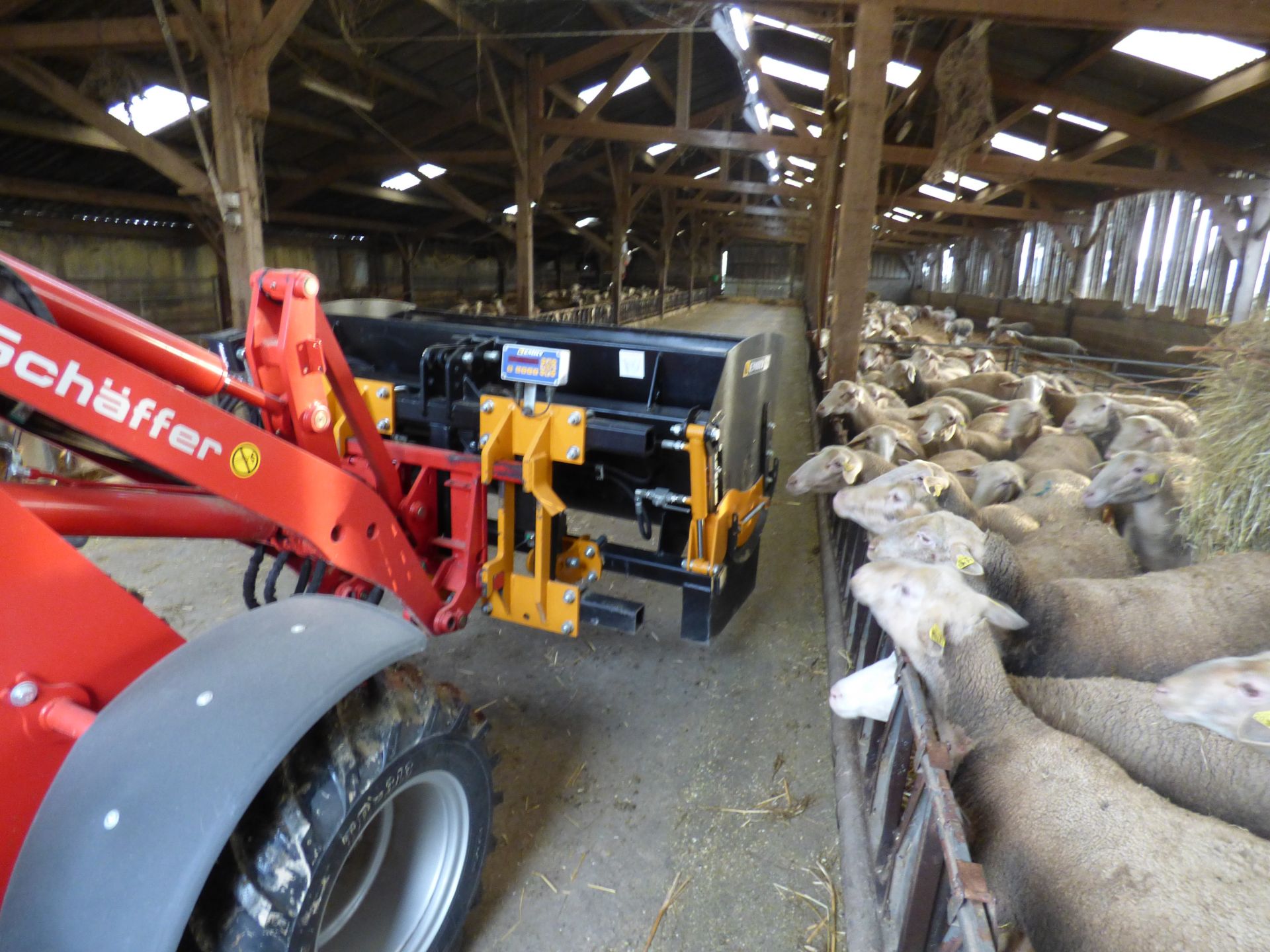 Godet mélangeur distributeur d’aliments secs duo-mix_3