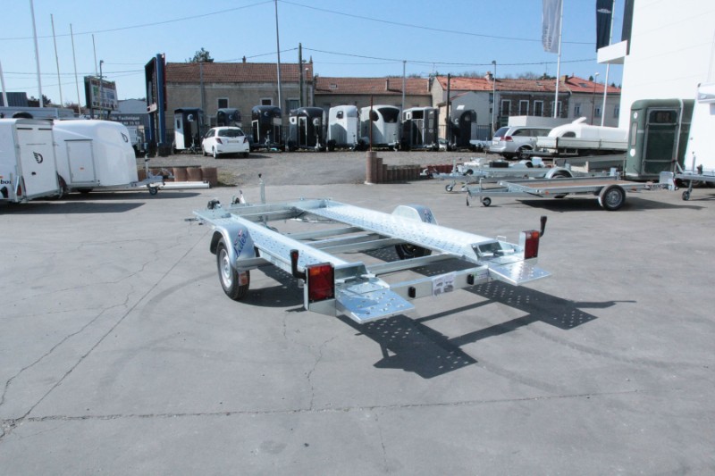 Porte voiture homologué avec éclairage encastré et puissant