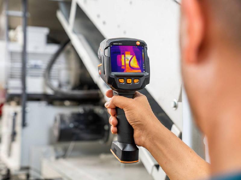 Caméra thermique Testo 883-1 - 320 x 240 px - Plage de mesure -30°C à 650°C - Écran tactile - Pointeur laser - Mise au point manuelle - Objectifs interchangeables_3