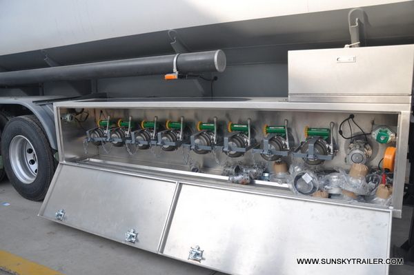 Remorques citerne carburant pétrolier - Xiamen Sunsky Trailer Co., Ltd - Capacité 40 000 L - Acier au carbone - 3 essieux_3