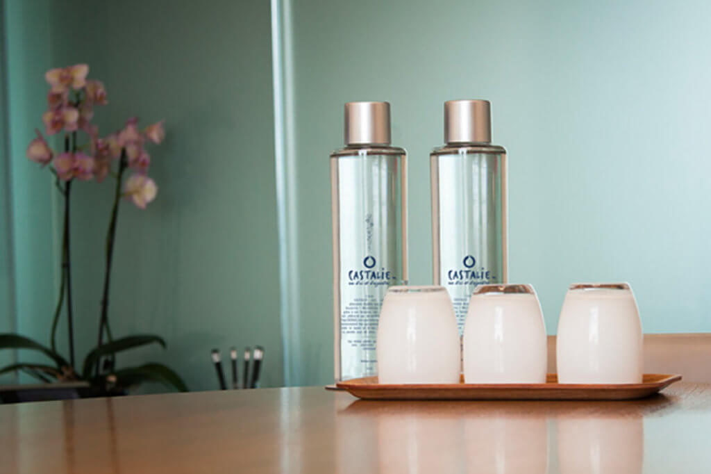 Fontaine à eau connectée CASTALIE pour salle de réunion